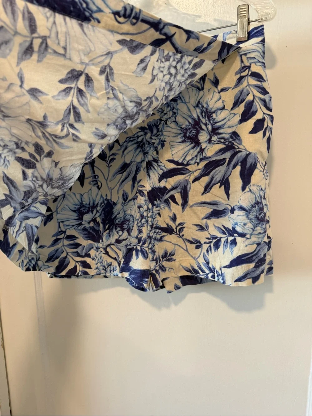Ellen Tracy shorts